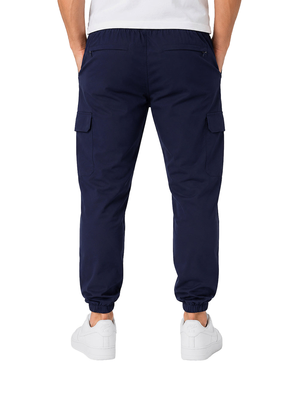 Pantalones jogger cargo color marino para hombre con bolsillos laterales y cintura elástica.