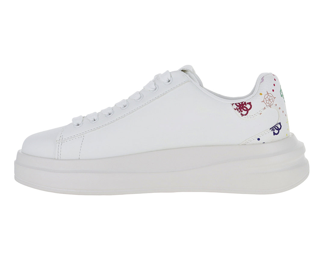 Tenis blancos de plataforma para mujer con detalles coloridos en el talón y suela gruesa.