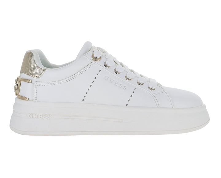 Tenis blancos para mujer con detalles dorados en el talón y suela de plataforma.