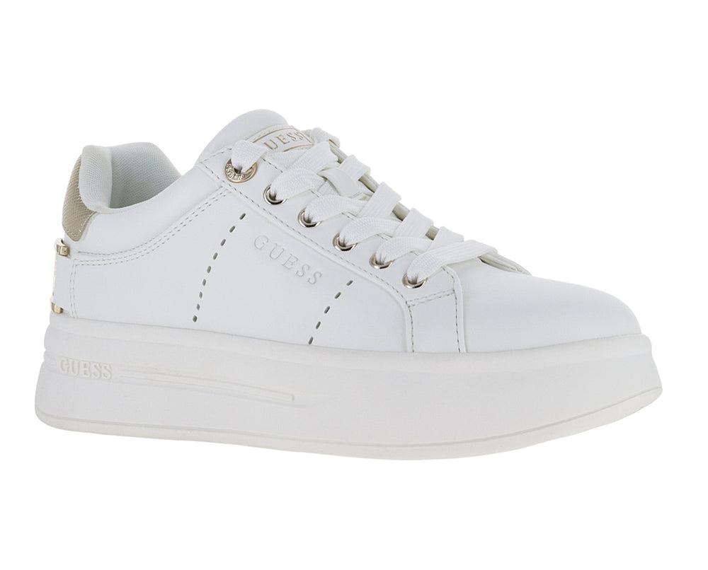 Tenis blancos para mujer con detalles dorados en el talón y suela de plataforma.