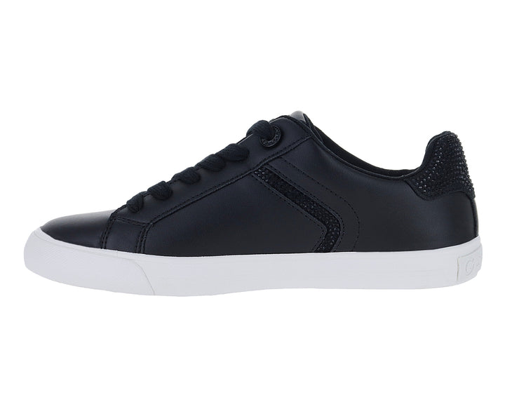 Tenis GBG color negro con suela blanca y detalles brillantes en el talón para mujer.