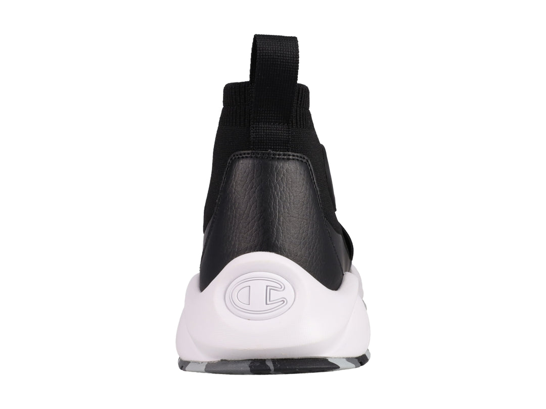 Tenis deportivos Champion color negro con suela blanca y detalle de camuflaje en la base.