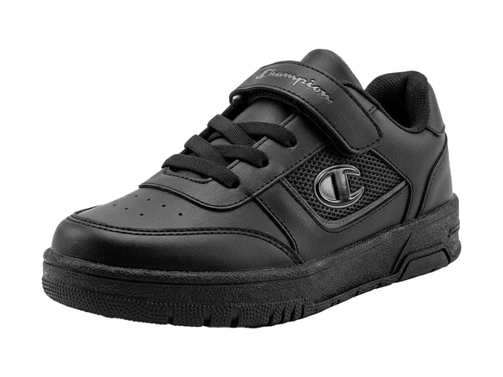 Tenis deportivos Champion color negro con cierre de velcro y agujetas.