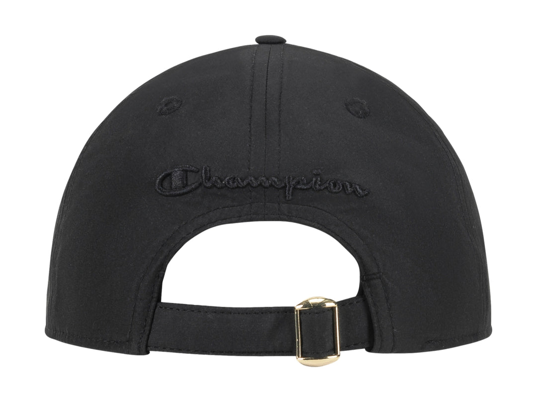Gorra deportiva color negro con logotipo de Champion en el lateral.