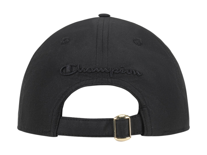 Gorra deportiva color negro con logotipo de Champion en el lateral.