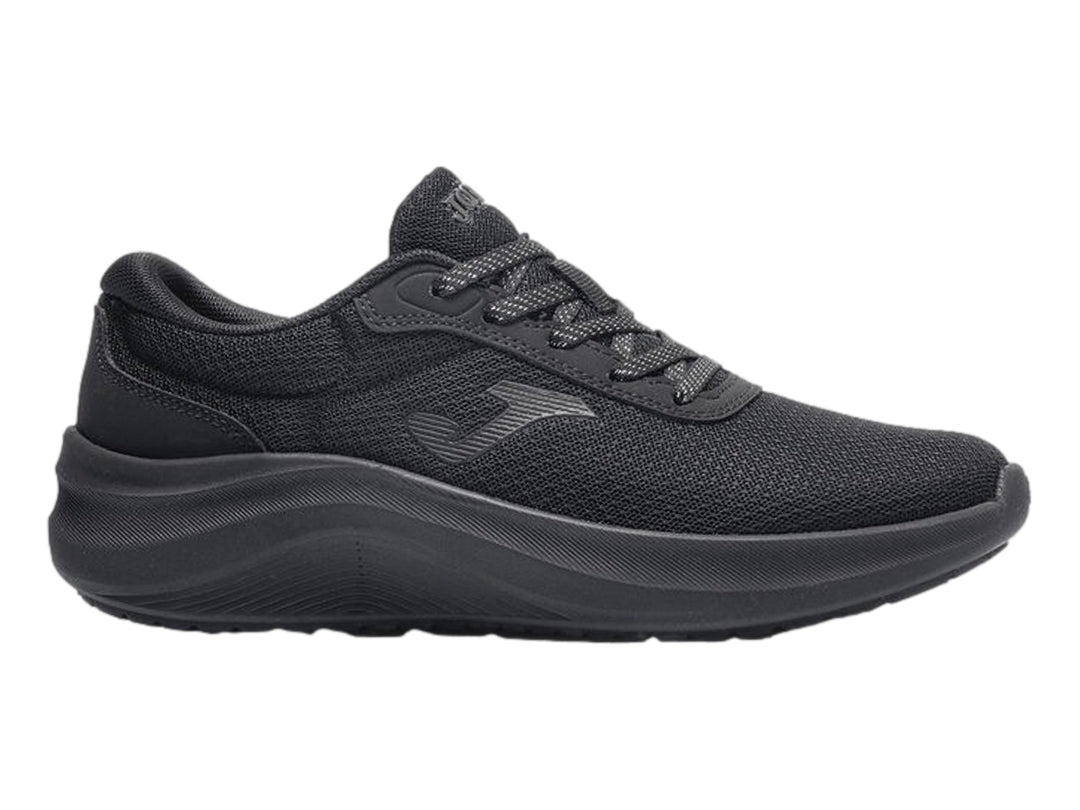 Tenis deportivos Joma color negro con malla transpirable y suela gruesa.