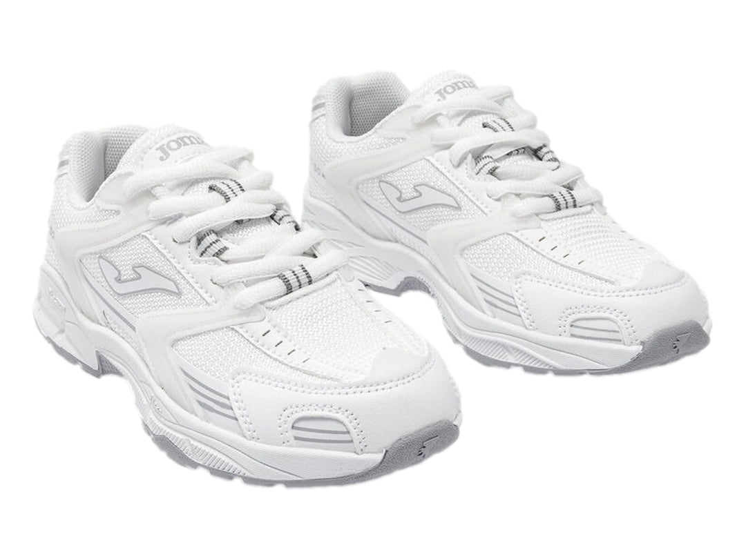 Tenis deportivos Joma color blanco con detalles y suela en color gris.