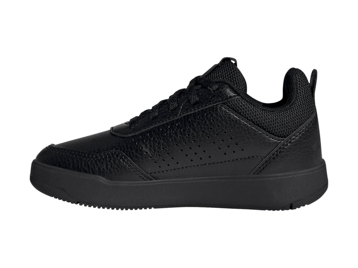 Tenis deportivos Adidas Tensaur Sport 3.0 en color negro total con suela plana y cordones.