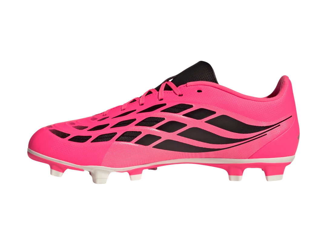 Zapato de fútbol Adidas Predator color rosa con franjas laterales y tacos blancos.