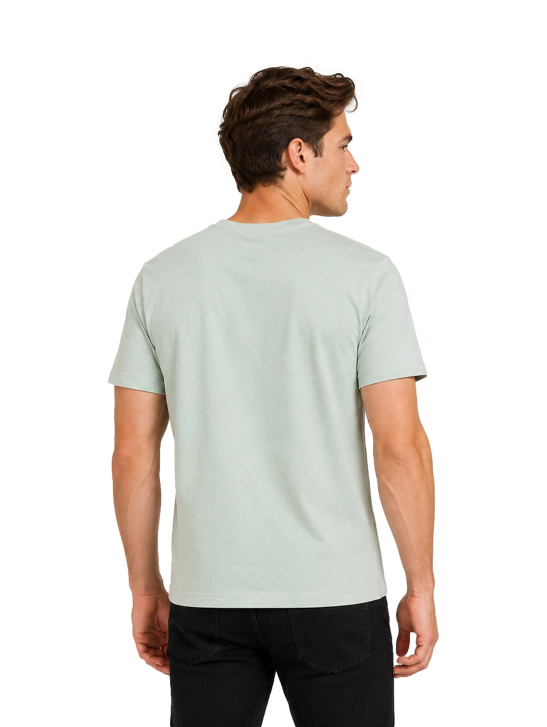 Hombre vistiendo una playera Hurley de color verde menta con cuello redondo y manga corta.