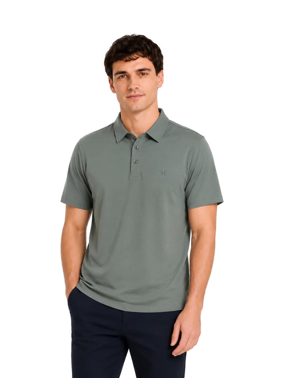 Hombre vistiendo playera polo Hurley color gris gladiador de manga corta.