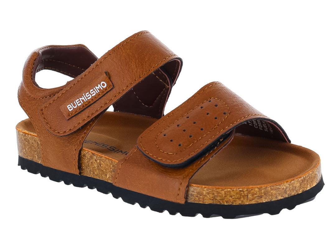 Sandalias color camel para niño con tiras de velcro y suela negra.