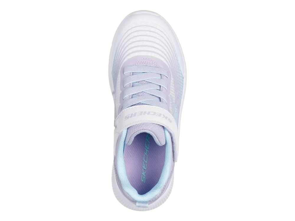 Tenis deportivos Skechers para niña en color lila y blanco con cierre de velcro.