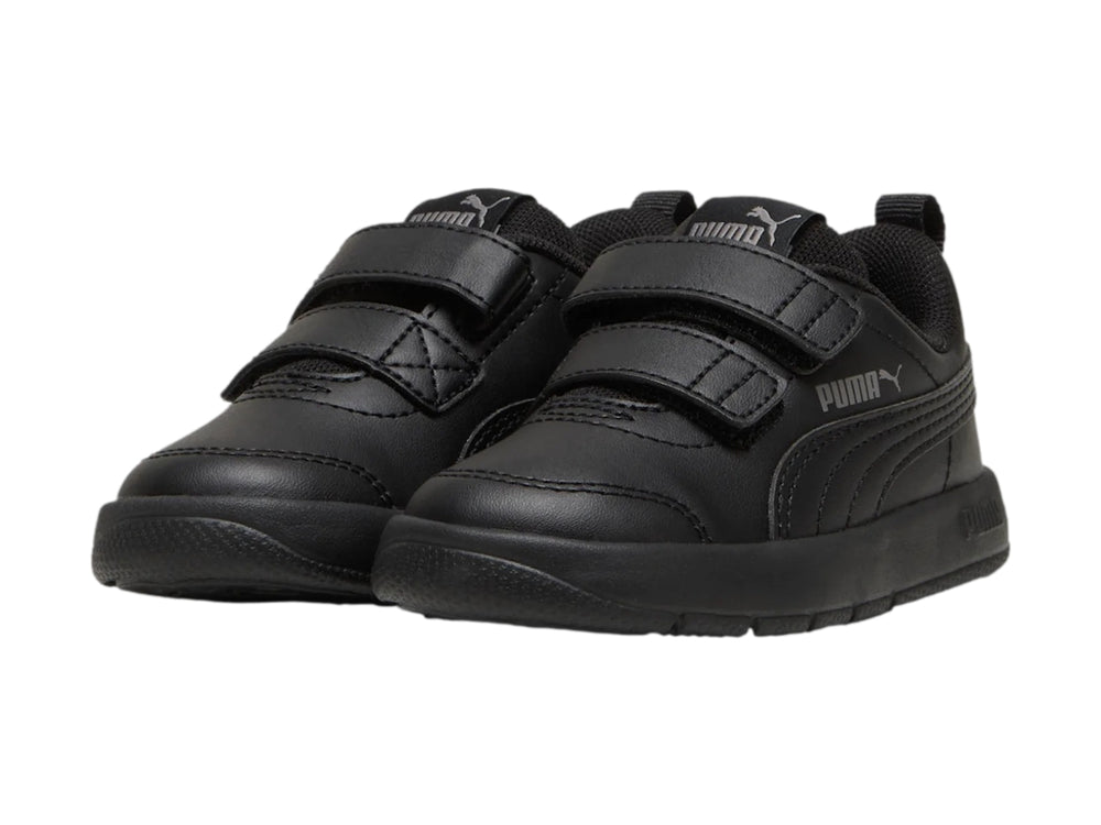 Tenis PUMA color negro para Niño con cierre de velcro y suela gruesa.
