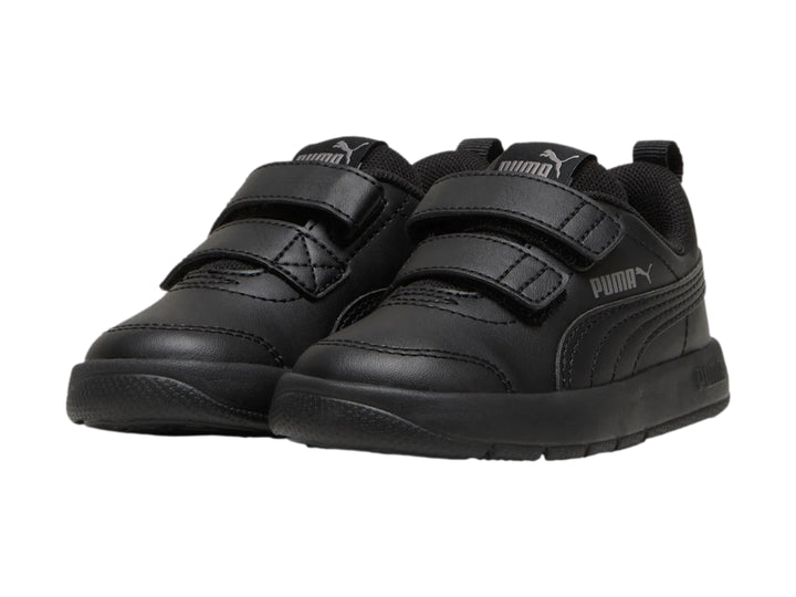 Tenis PUMA color negro para Niño con cierre de velcro y suela gruesa.