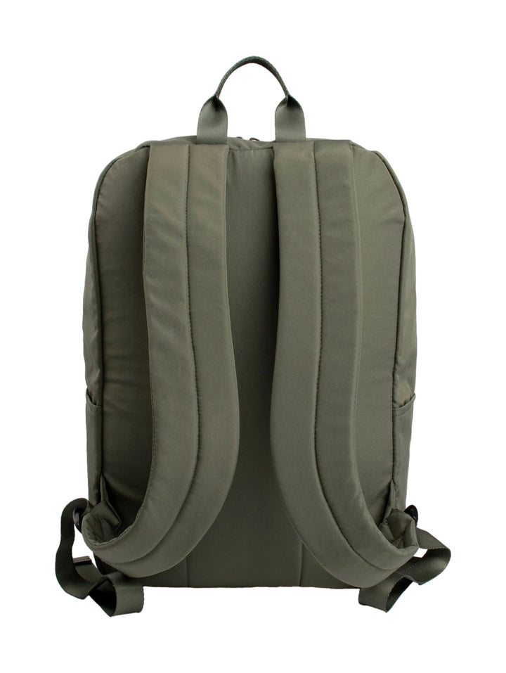 Mochila escolar color verde oscuro de la marca Everlast con logo en la correa frontal.