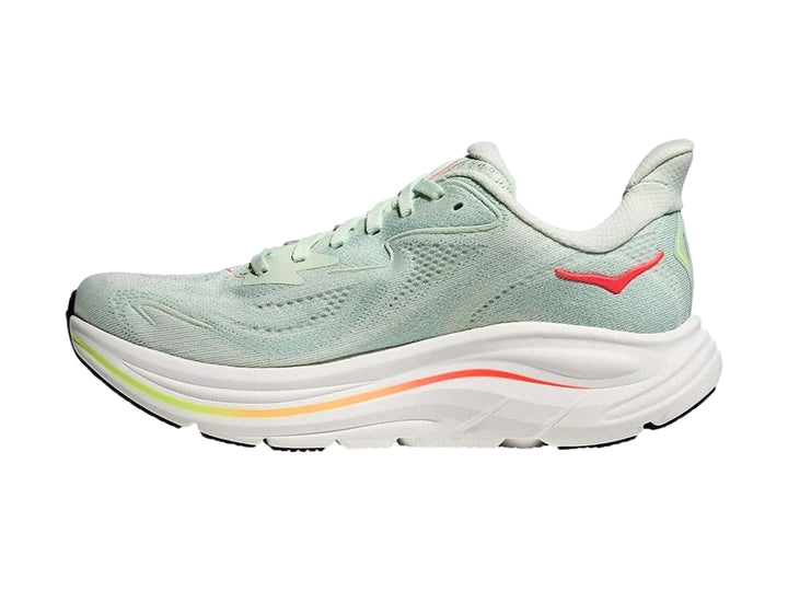 Tenis deportivos HOKA color verde menta con suela blanca y detalles en colores neón.