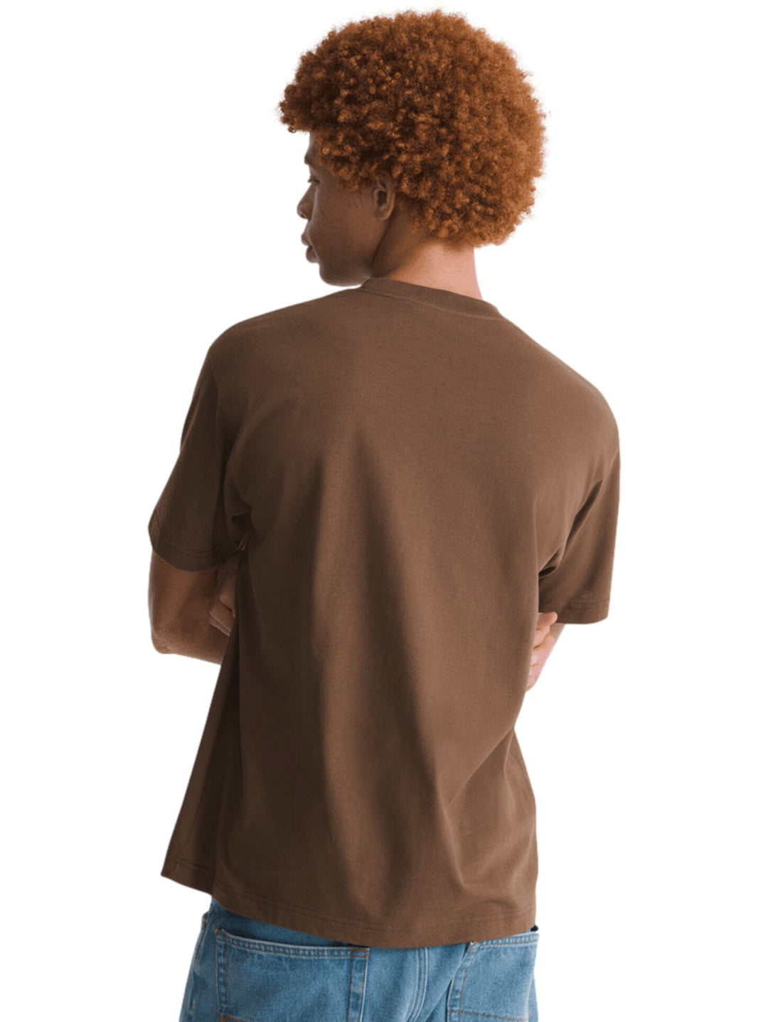 Camiseta de manga corta color marrón vintage cocoa con un logo de estrella de VANS en el pecho.