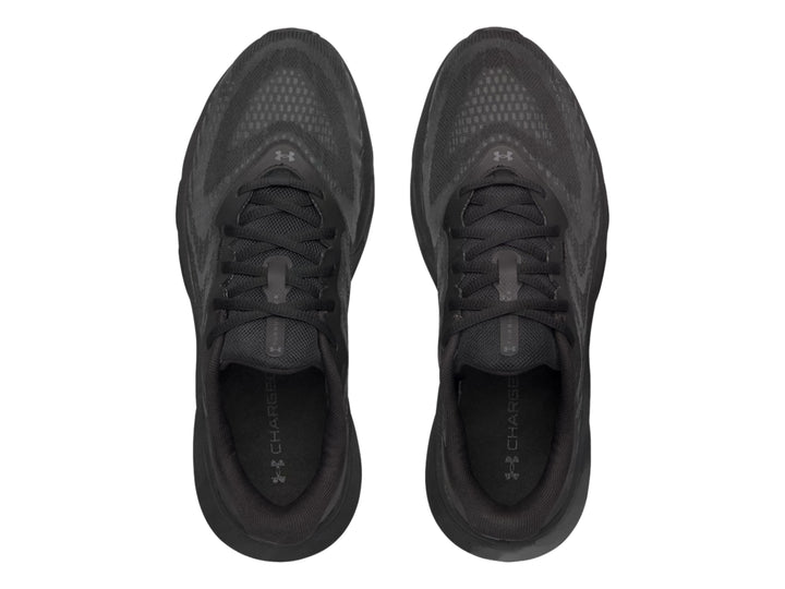 Tenis deportivos Under Armour Turbulence 3 en color negro total, vista lateral.