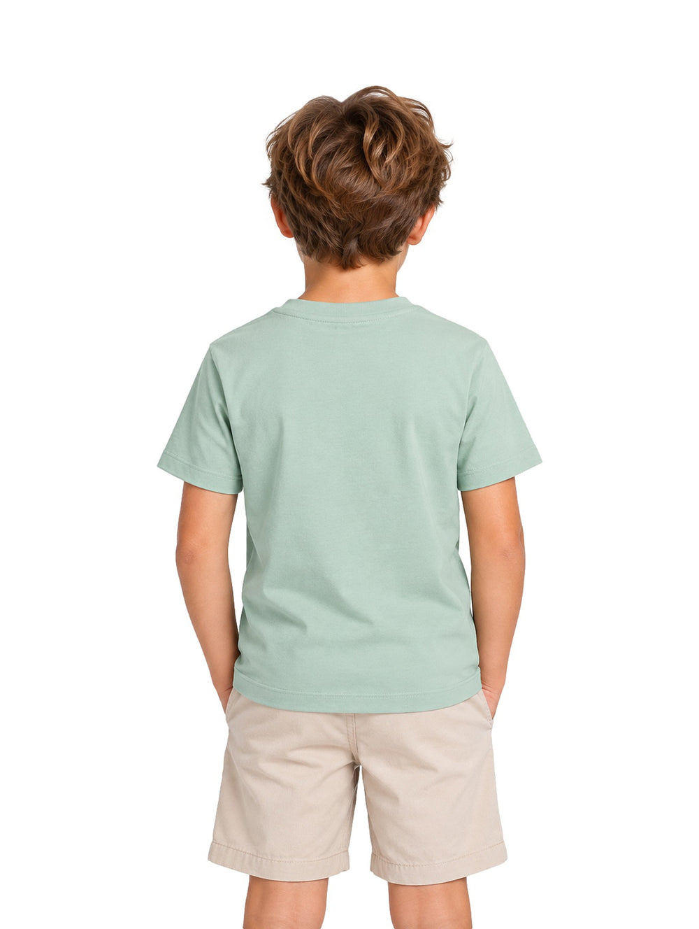 Niño vistiendo playera Zippy color verde claro con estampado de peces y texto en el pecho.