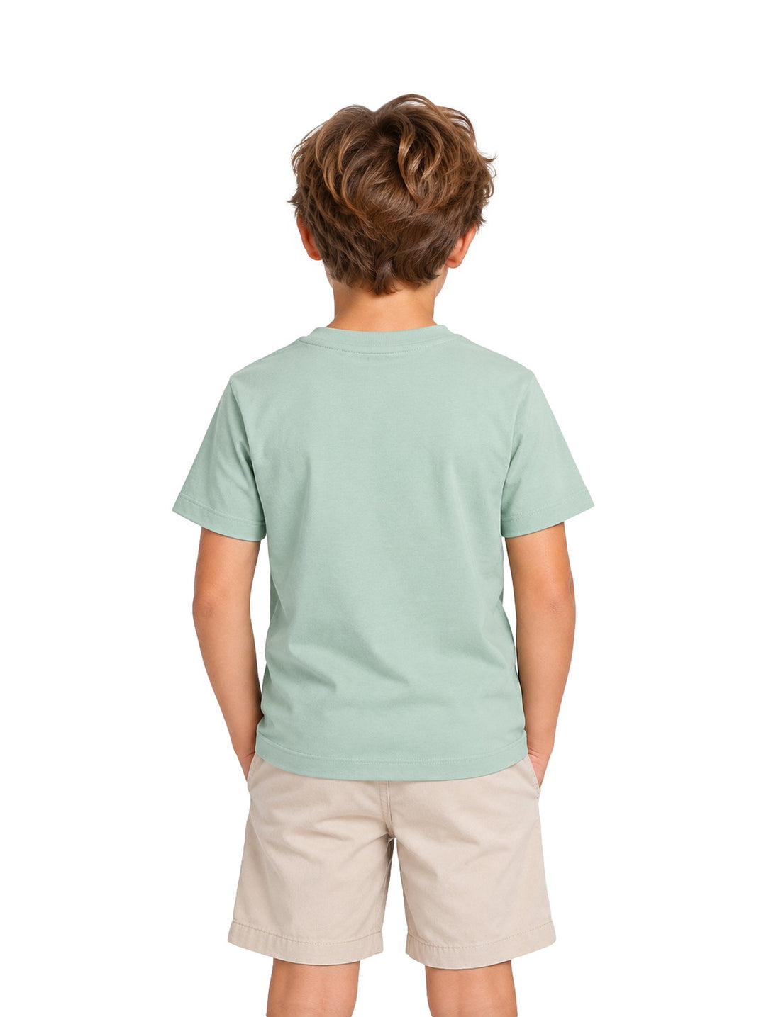 Niño vistiendo playera Zippy color verde claro con estampado de peces y texto en el pecho.