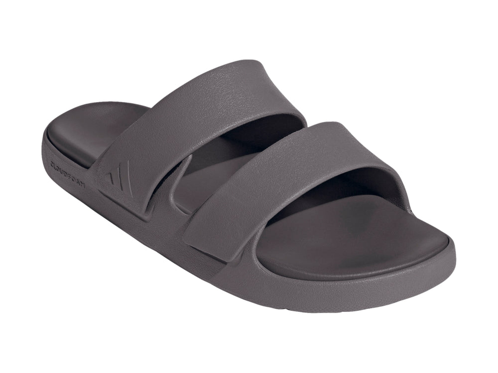 Sandalia Adidas de color gris con diseño deslizante y suela Cloudfoam.