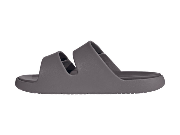 Sandalia Adidas de color gris con diseño deslizante y suela Cloudfoam.