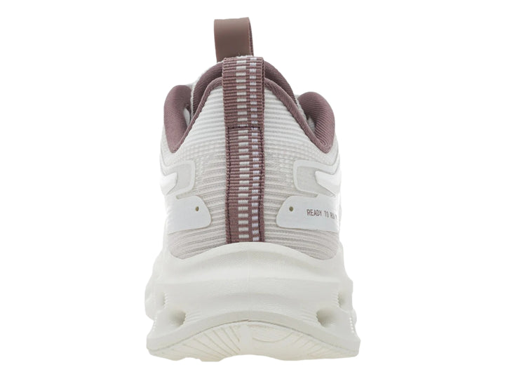 Tenis K-Swiss Atreux color blanco con detalles en morado para mujer.
