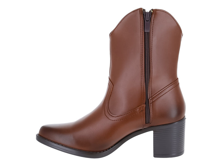 Botines vaqueros color chocolate de la marca MELI&amp;ANA con tacón cuadrado negro y detalles de remaches dorados.