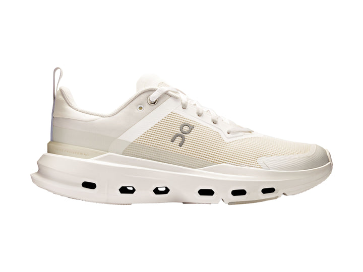 Tenis deportivos On Cloud color blanco con suela amortiguada y parte superior de malla.