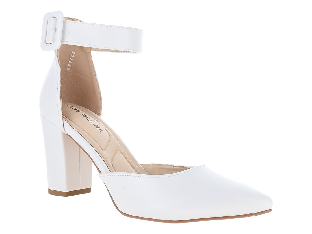 Zapato de tacón color latte con correa ajustable al tobillo y punta cerrada