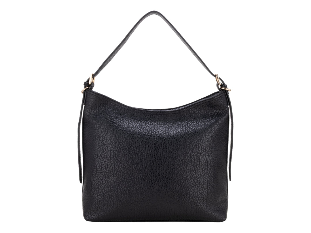 Bolsa Cloe color negro con detalle de cadena dorada y asa superior.