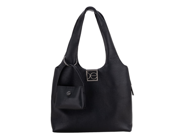 Bolsa Cloe color negro con asa larga y un pequeño monedero adjunto.