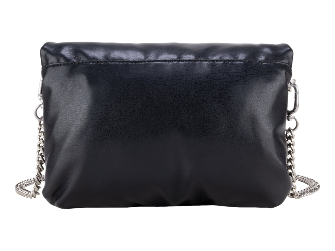 Bolso pequeño negro acolchado con correa de cadena plateada y broche decorativo.