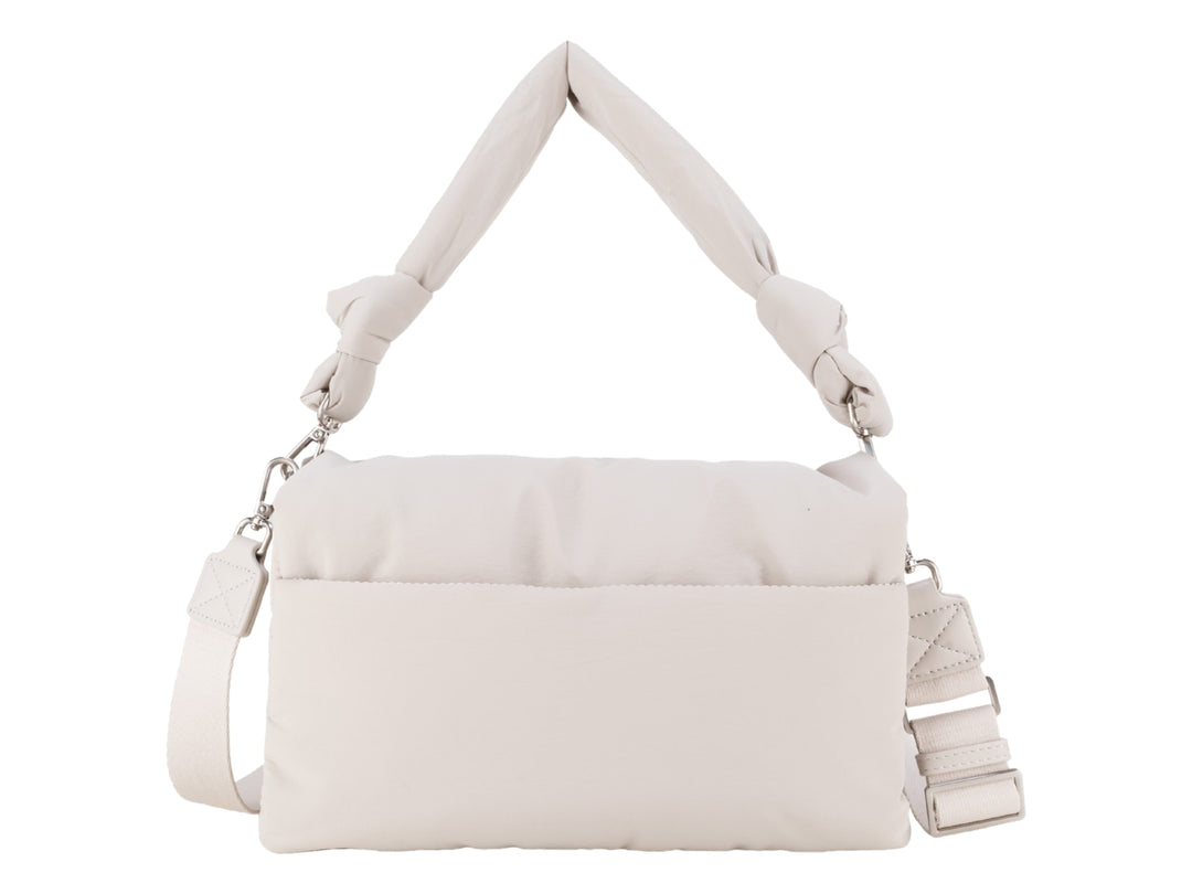 Bolso pequeño Cloe color gris con diseño acolchado, asa superior anudada y correa ajustable.