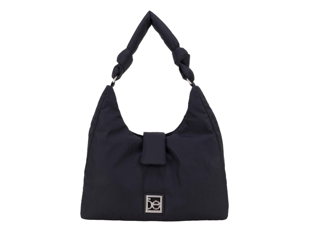 Bolso pequeño Cloe color negro con asa anudada y acabado mate.