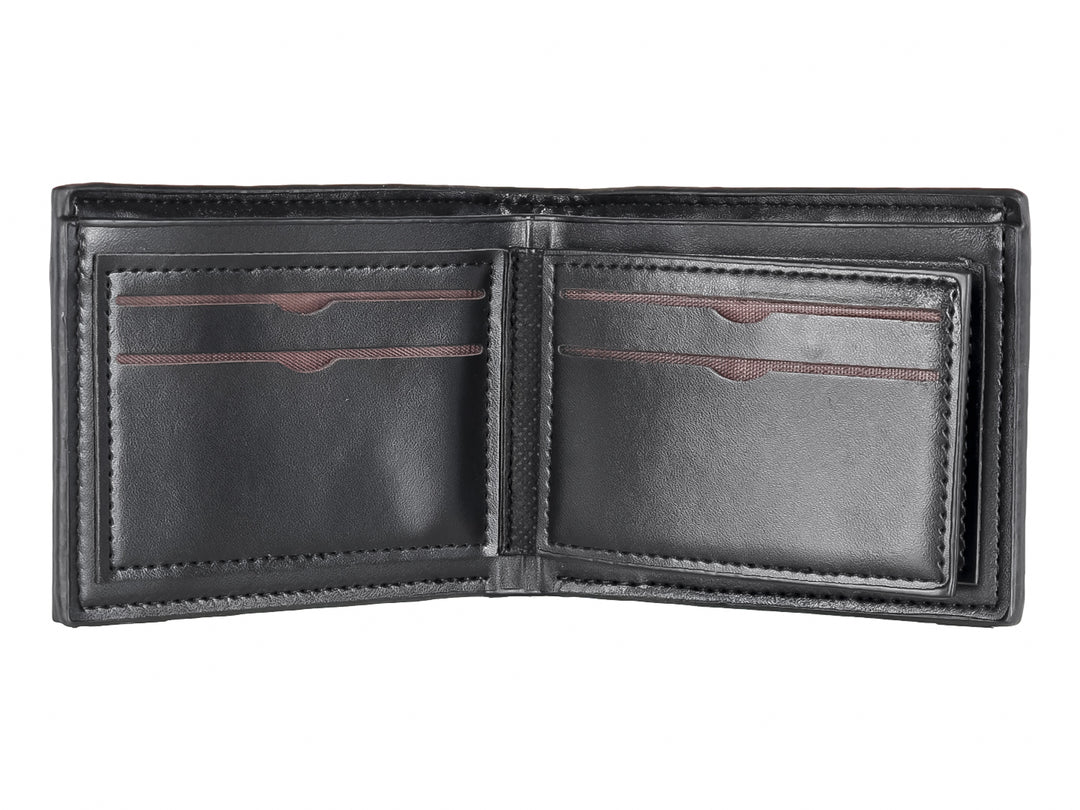 Cartera bifold de color negro con textura rugosa y un pequeño aro metálico lateral.