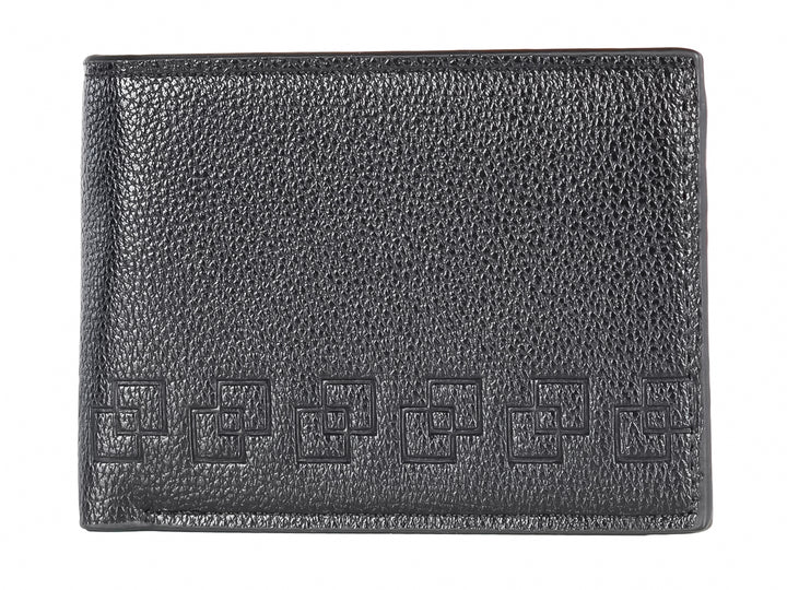 Cartera de cuero color negro con textura rugosa y diseño geométrico grabado en la parte inferior.