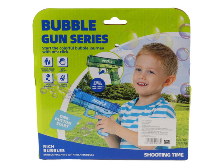 Pistola de burbujas de plástico azul transparente en su empaque verde y amarillo.