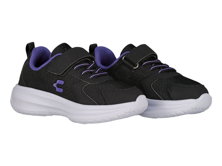 Tenis Charly Road Casual para niña en color negro con suela blanca y detalles en morado.