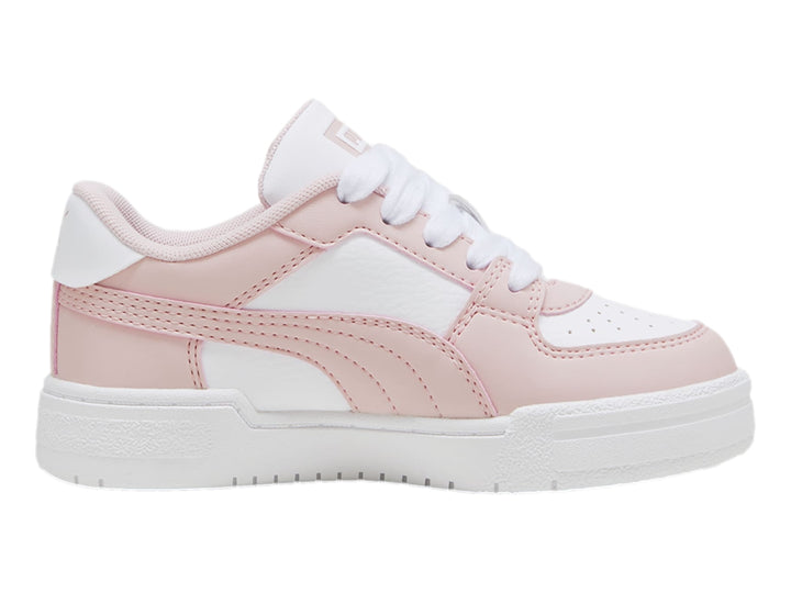 Tenis PUMA infantiles en color rosa y blanco con suela blanca y cordones