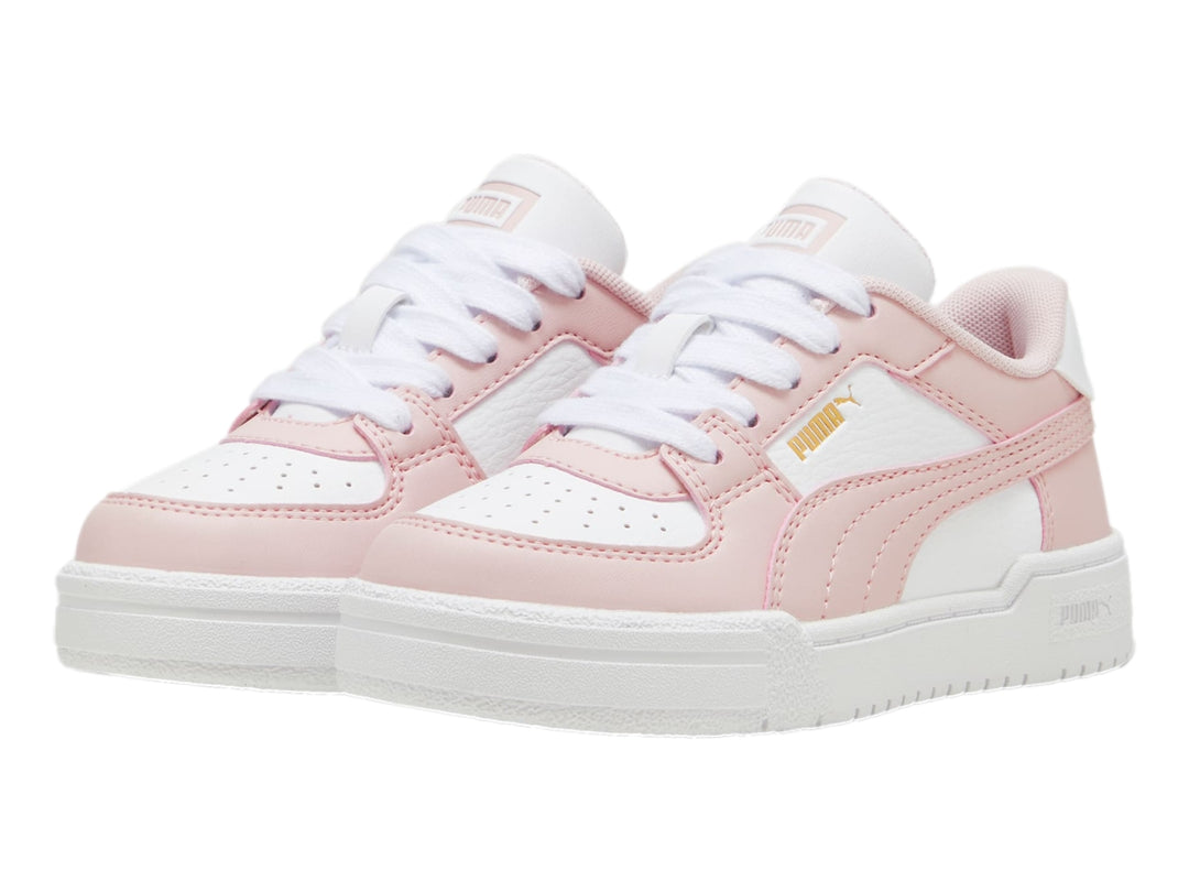 Tenis PUMA infantiles en color rosa y blanco con suela blanca y cordones