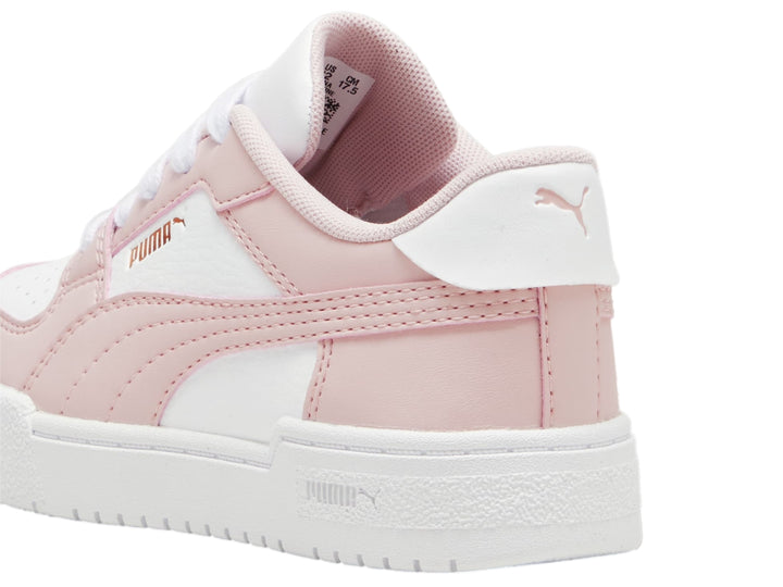 Tenis PUMA infantiles en color rosa y blanco con suela blanca y cordones