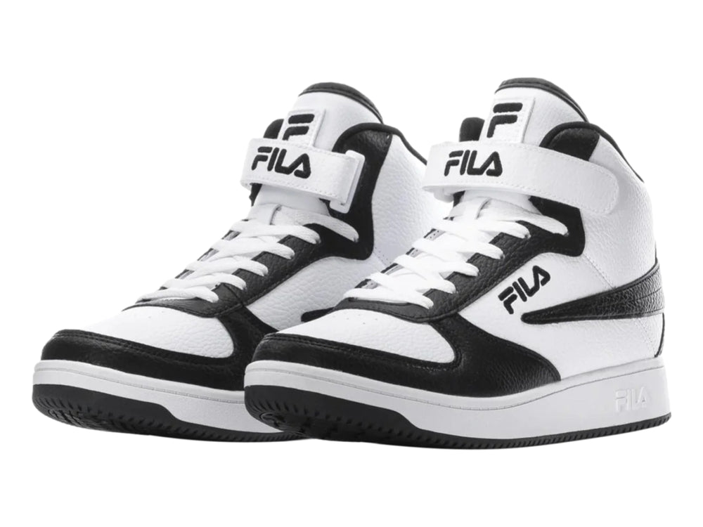 Tenis FILA de bota alta en colores blanco y negro con correa en el tobillo.