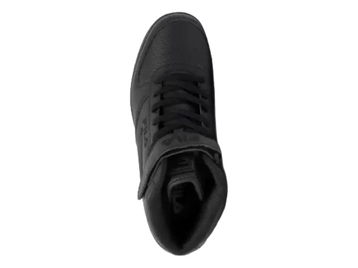 Tenis FILA de bota en color negro con correa en el tobillo y suela negra.
