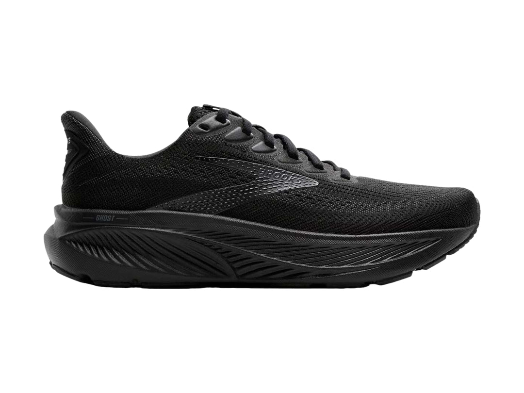 Tenis Brooks Ghost 17 color negro para hombre, vista lateral sobre fondo blanco.