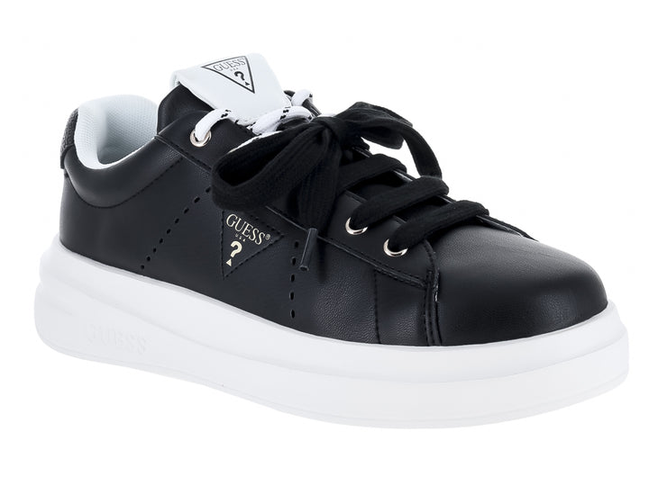 Tenis Guess color negro con suela blanca gruesa y agujetas negras para Mujer.