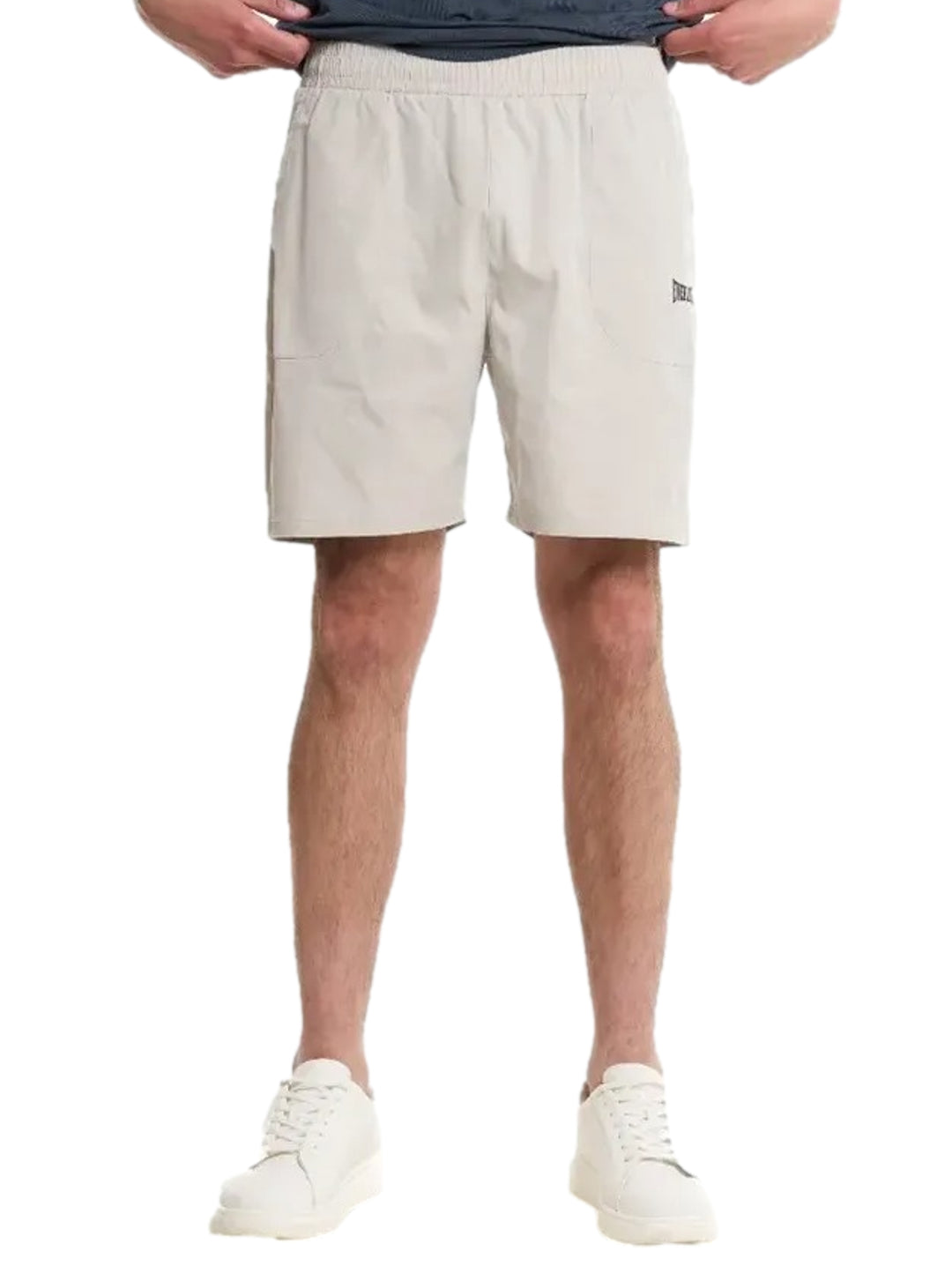 Pantalones cortos deportivos color arena de la marca Everlast.