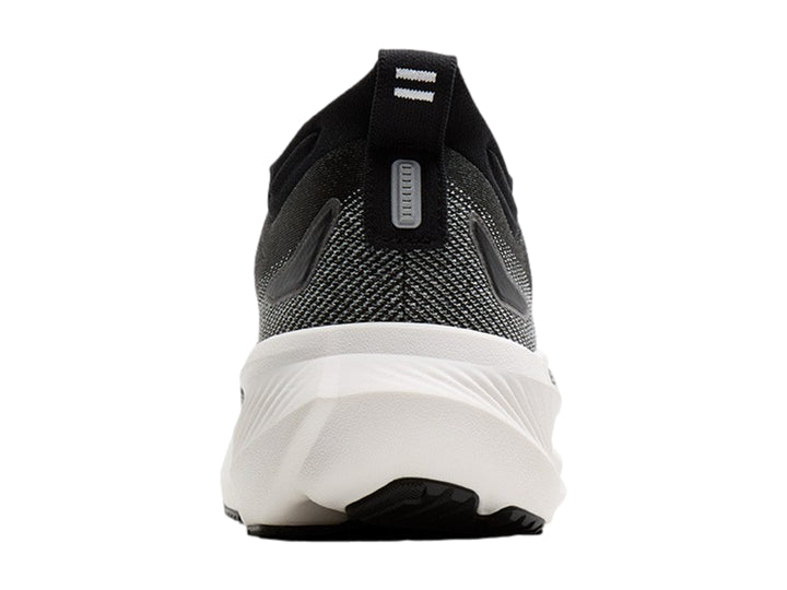 Tenis Brooks Glycerin 23 color negro con suela blanca para hombre.