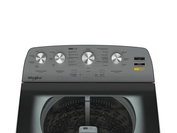 Lavadora Whirlpool de 26kg color blanca con panel de control gris en la parte superior.